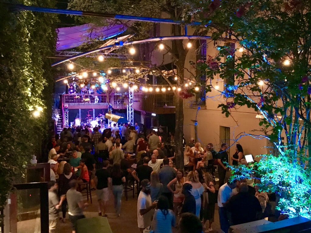 downtown austin gay bars