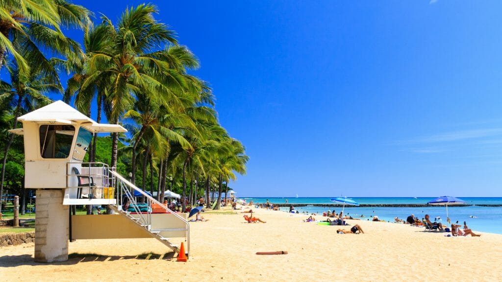 Gay Beach in Honolulu : Queens Surf Waikiki