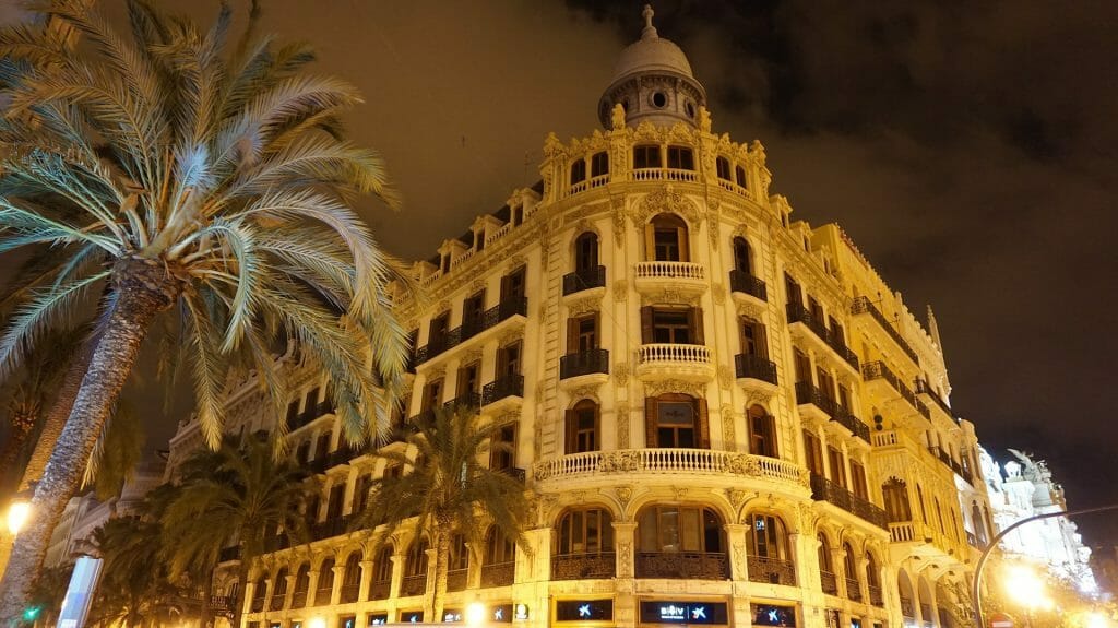 gay hostel in Valencia | cheap hotel in Valencia | gay accomodation in Valencia