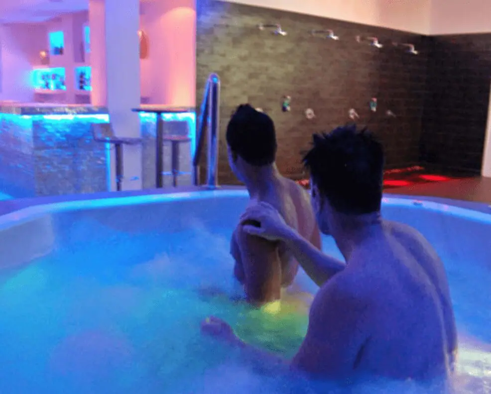 Gay Cruising & Gay Saunas in Santo Domingo | Apolo Sauna