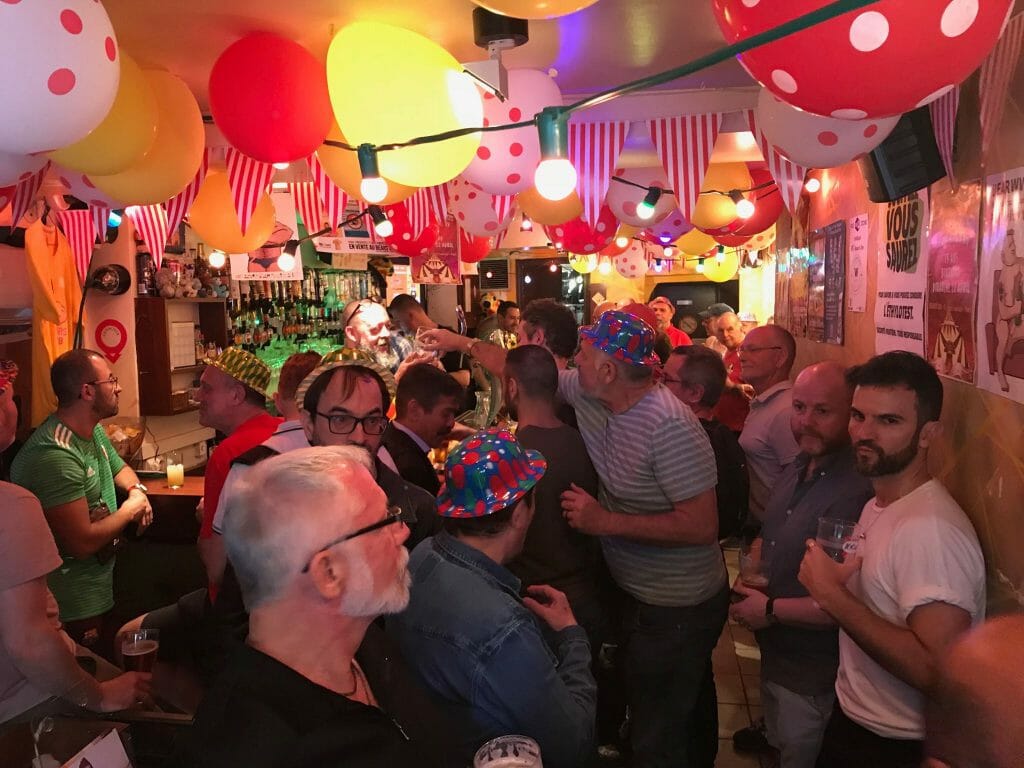 Le Bears Den | best gay bar in paris