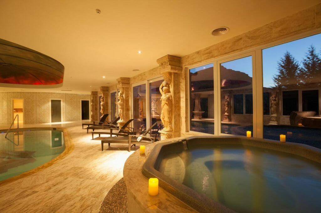 Spa @ Nugget Point Hotel | massage queenstown nz | spa pools queenstown