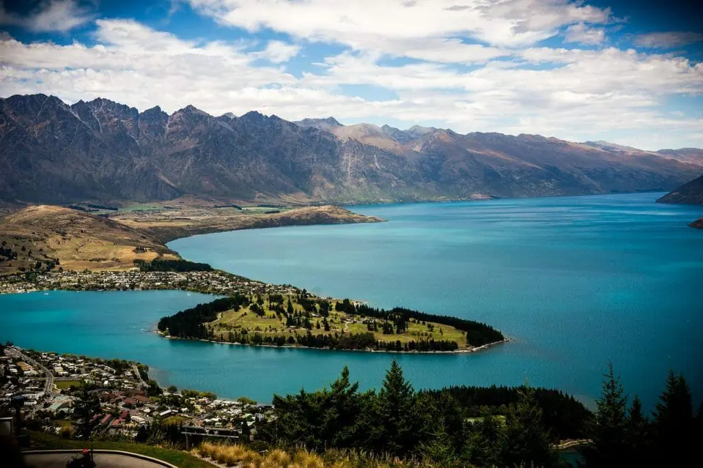 Gay QUEENSTOWN New Zealand  - The Essential Queer / LGBT Travel Guide