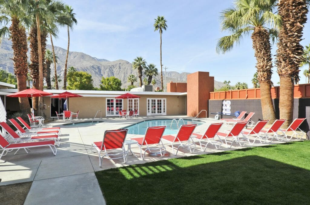 Bearfoot Inn - Clothing Optional Hotel for Gay Men * best resorts in palm springs * clothing optional palm springs ca * all male resorts palm springs