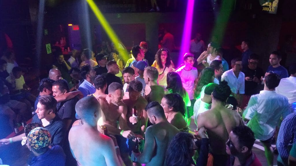 la cueva gay bar puerto vallarta