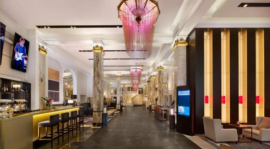 Reichshof Hamburg, Curio Collection by Hilton | Luxury Hotel in Hamburg