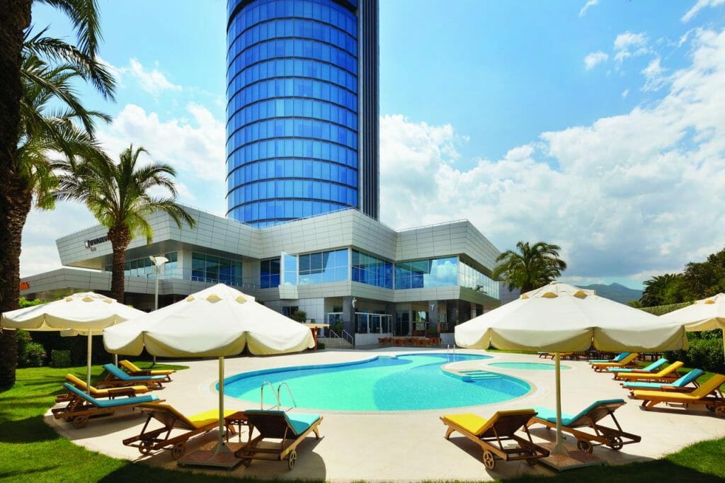 Wyndham Grand İzmir Özdilek Outdoor Pool