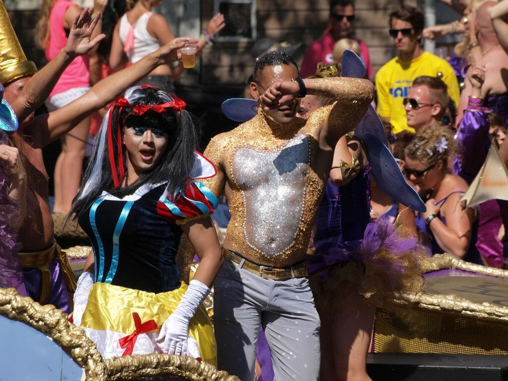 pictures of gay men in amsterdam