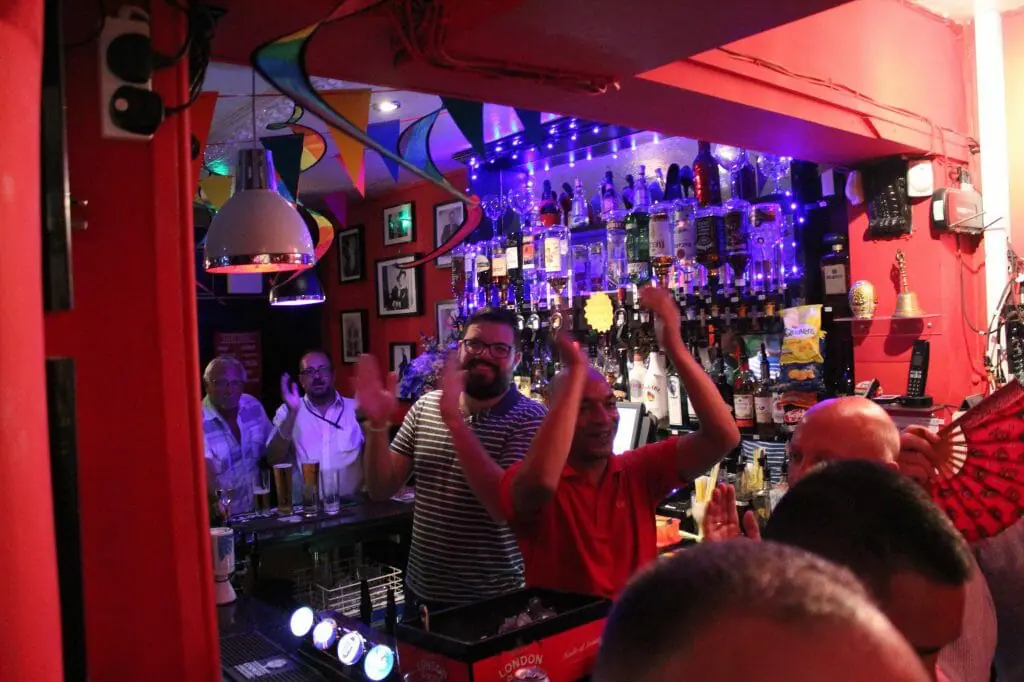 The Grosvenor Bar ** gay brighton england ** best gay clubs in brighton ** gay area brighton ** brighton lgbt **