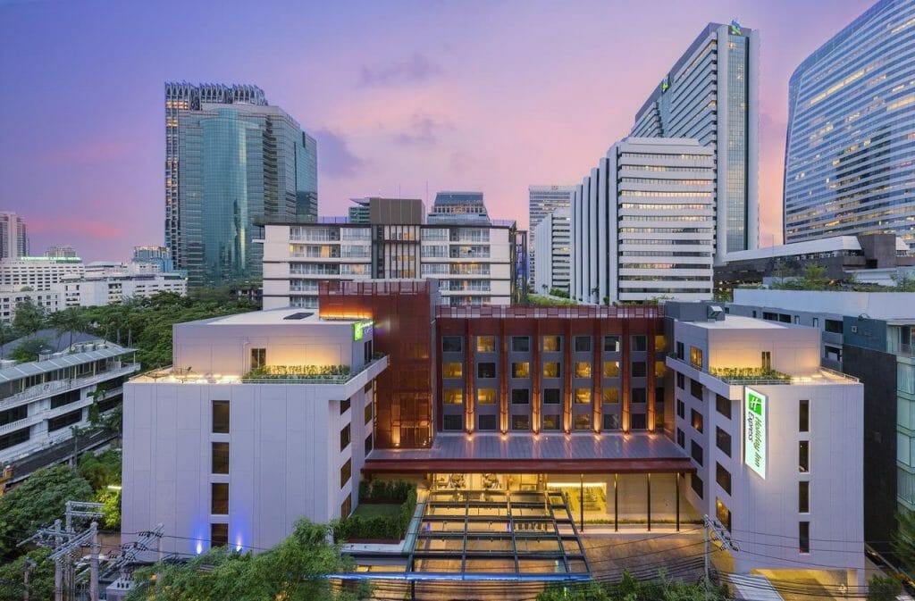 Hilton Inn Express Sathorn Bangkok ** best gay hotel bangkok ** gay hotel bangkok thailand ** gay life in bangkok **