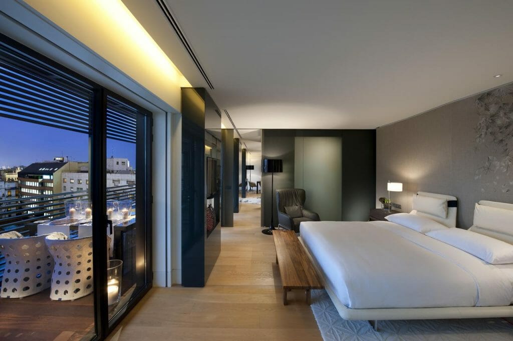 Mandarin Oriental Barcelona Luxury Hotel **gay area barcelona ** barcelona accommodation ** 