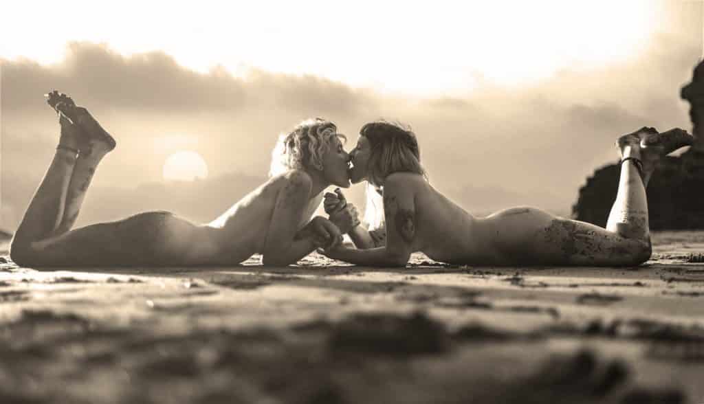  ** lesbian only vacations ** lesbian travel guide ** lesbian photos ** gay & lesbian travel ** best lesbian vacation destinations **