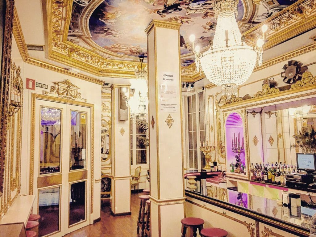 Versailles Gay Bar Barcelona