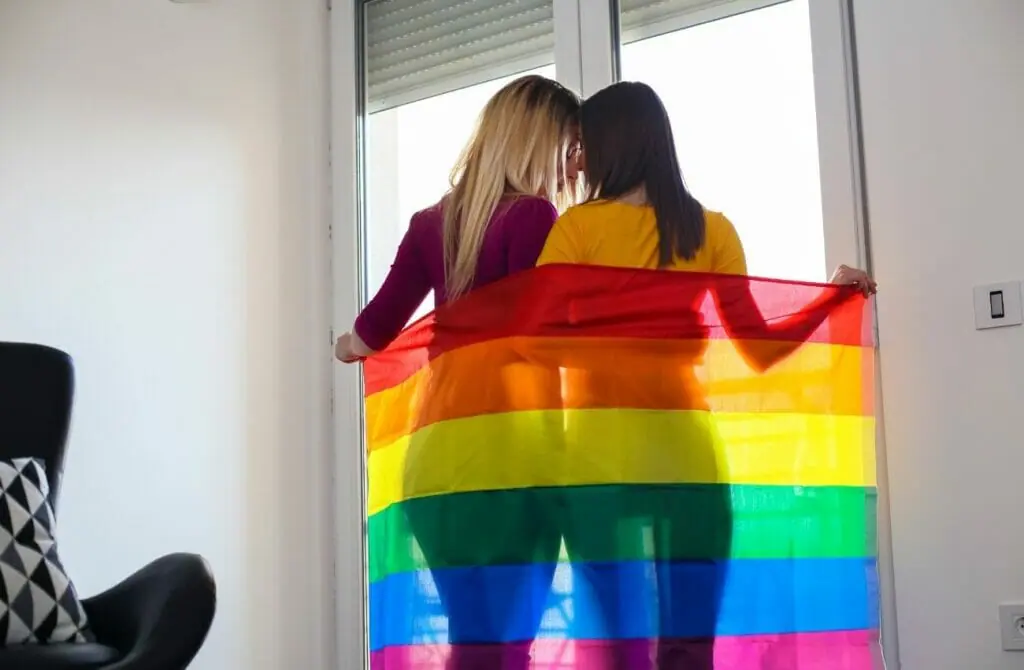 10 Pieces of Lesbian Relationship Advice From a Woman Who Knows!
