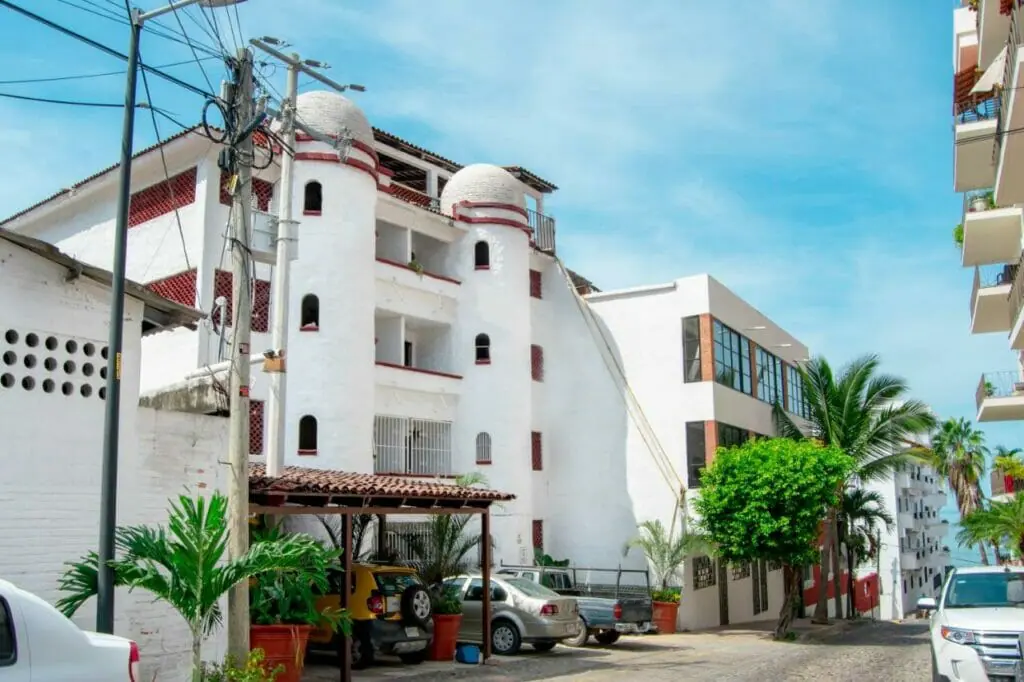 Pilitas Rainbow - LGBTQ HOTEL & SUITES - Solo Adultos - Gay Resorts In Puerto Vallarta