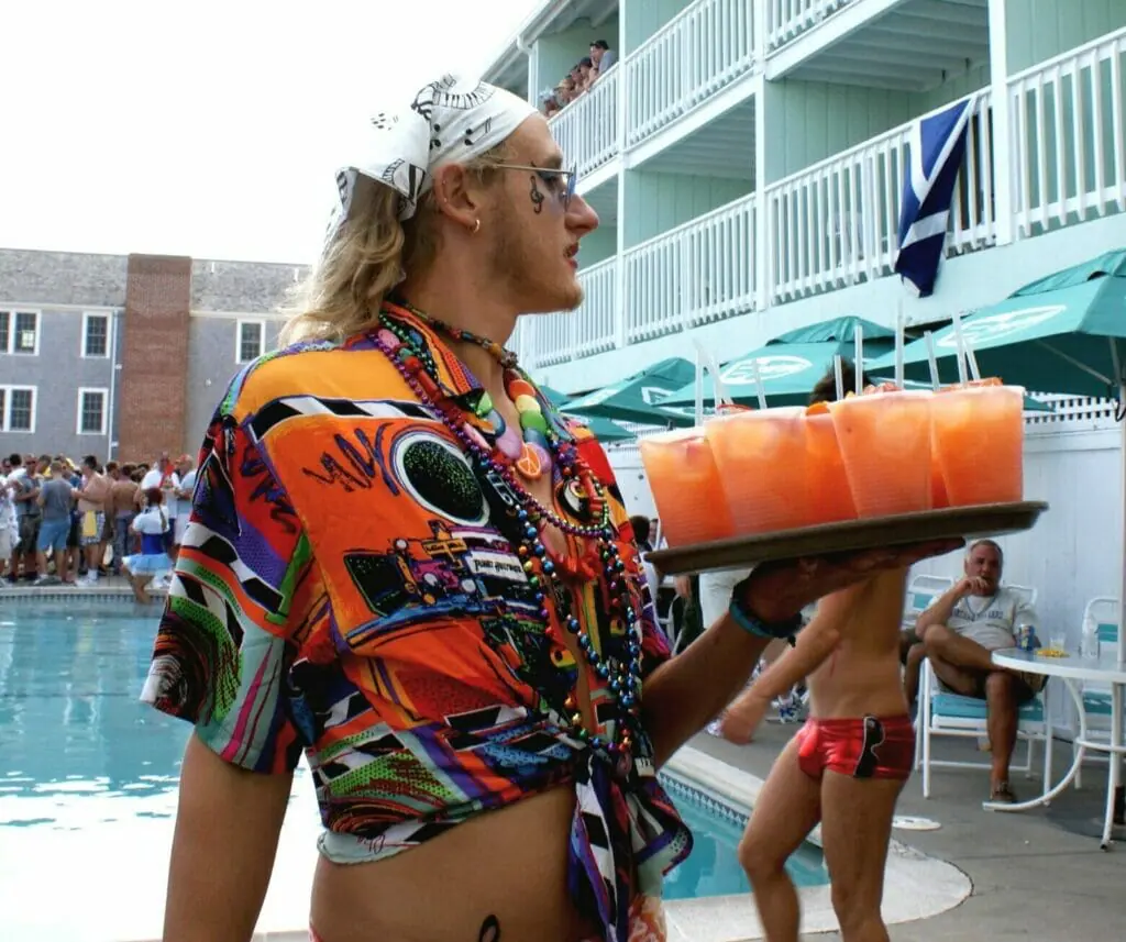 14 Fabulously Gay-Friendly & Gay Resorts In Provincetown To Try On Your Next Gaycation!