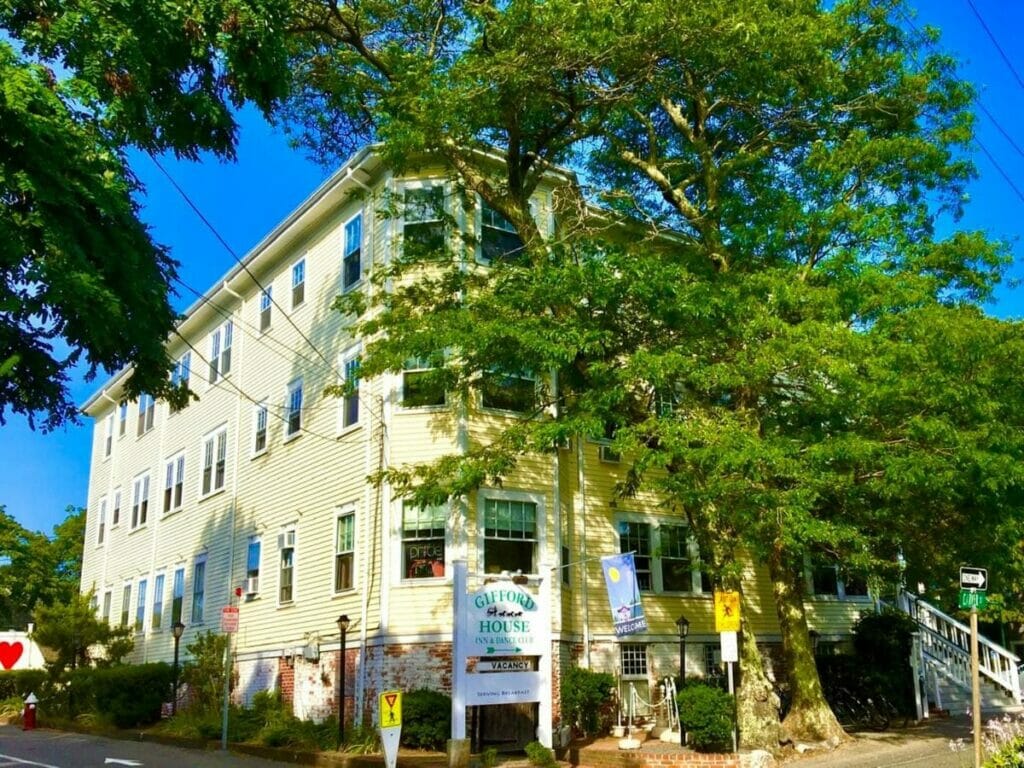 Gifford House Inn - Gay Resorts In Provincetown