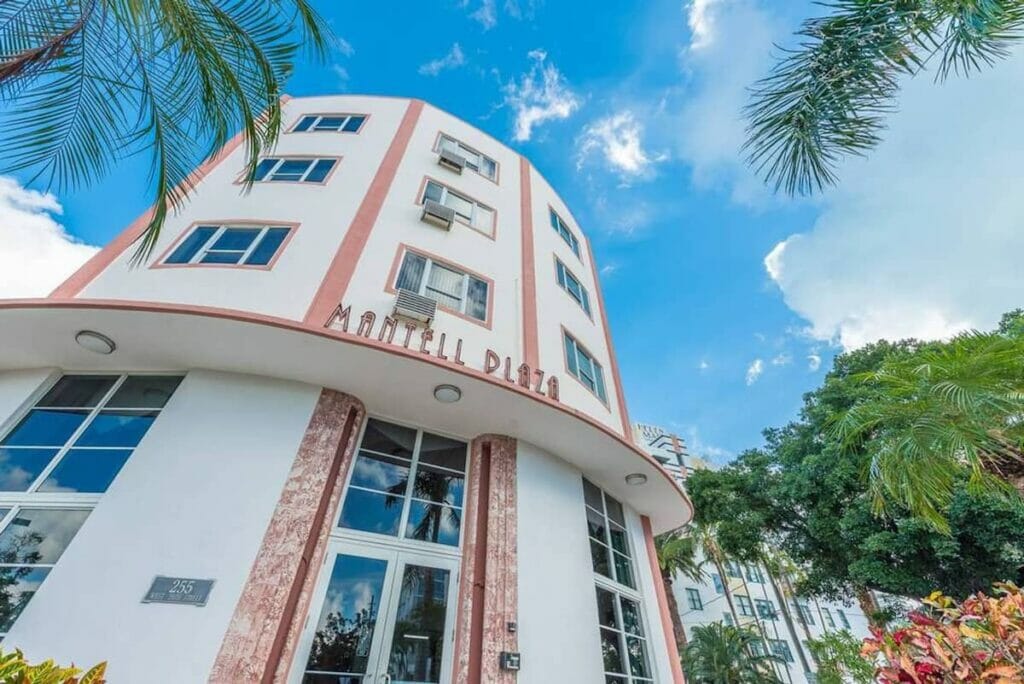 Mantell Plaza - Gay Resorts In Miami
