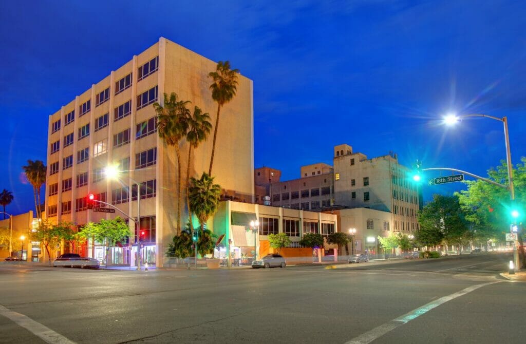 Moving To LGBT Bakersfield, California? How To Find Your Perfect Gay Neighborhood!
