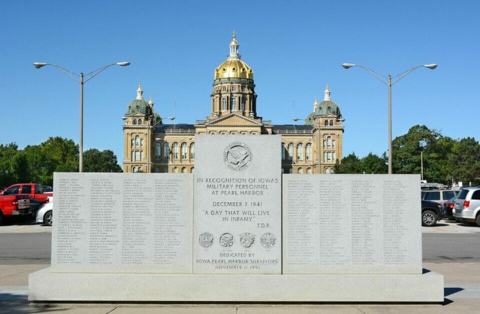 Moving To LGBT Des Moines, Iowa? How To Find Your Perfect Gay Neighborhood!