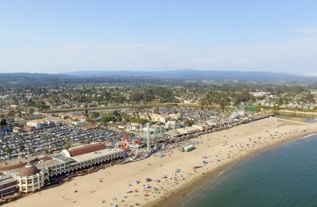 Moving To LGBT Santa Cruz, California? How To Find Your Perfect Gay Neighborhood!