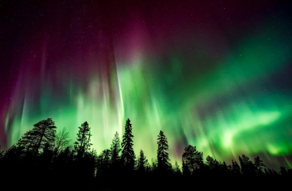 Top 5 Picturesque Hotels To See The Northern Lights!