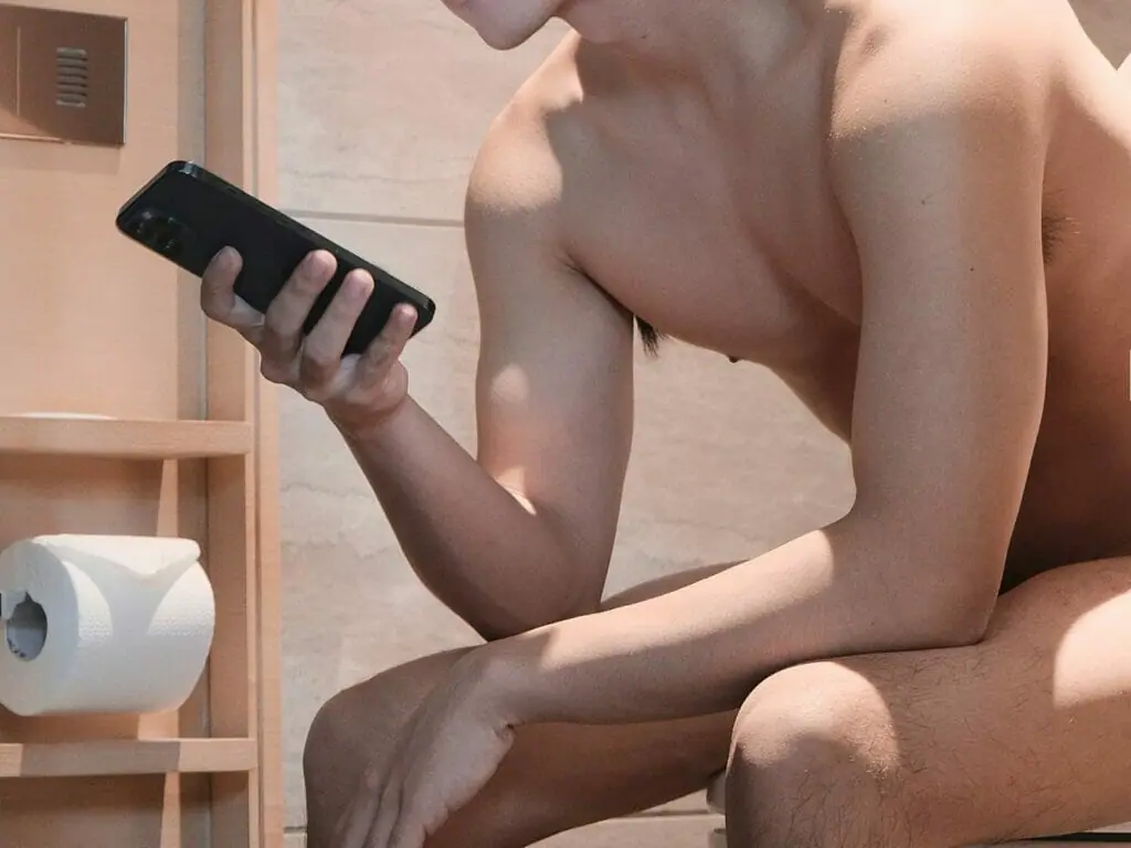 The Beginners Guide to Taking and Sharing Gay Nudes!