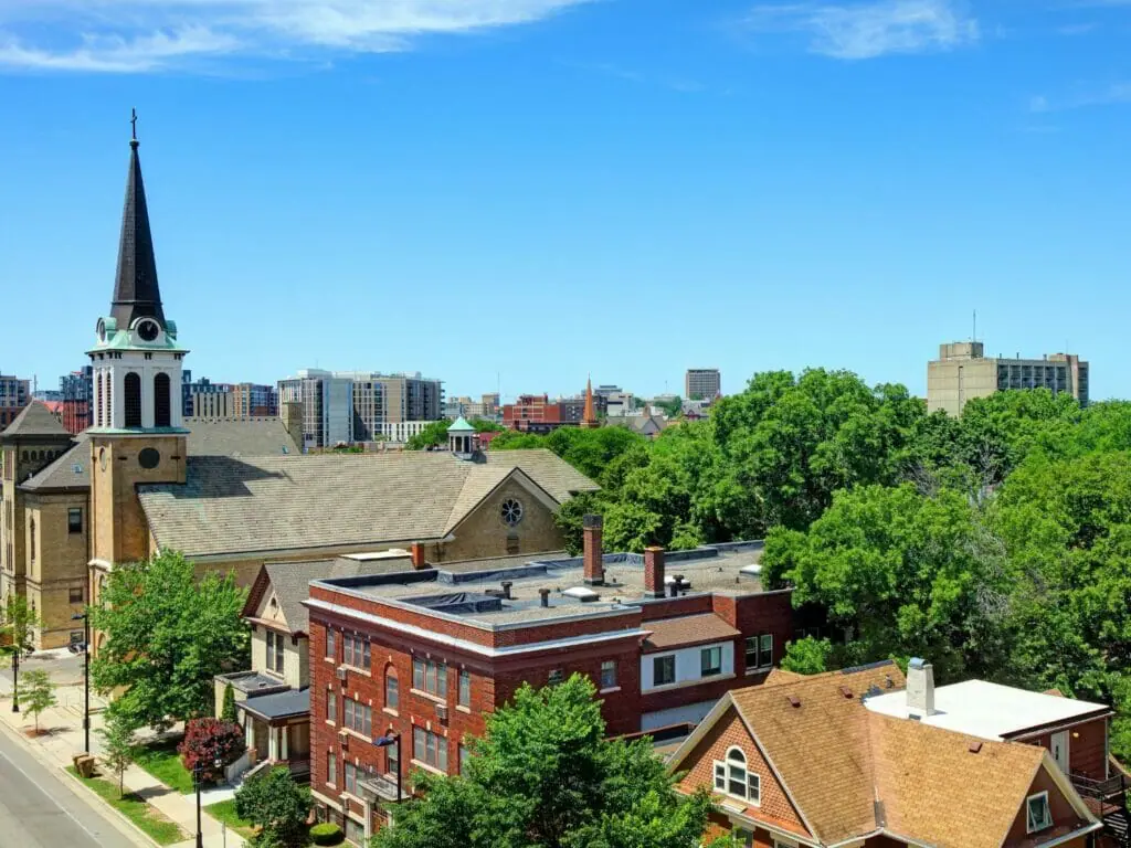 Moving To LGBT Madison, Wisconsin? How To Find Your Perfect Gay Neighborhood!
