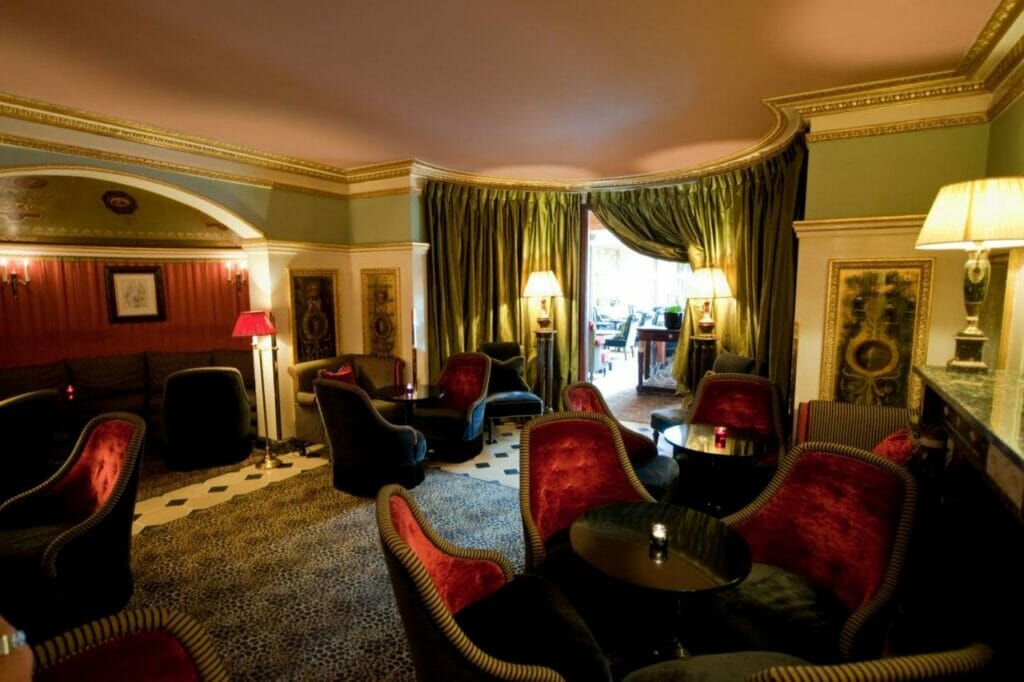 L’Hotel - Best Gay resorts in Paris France - best gay hotels in Paris France
