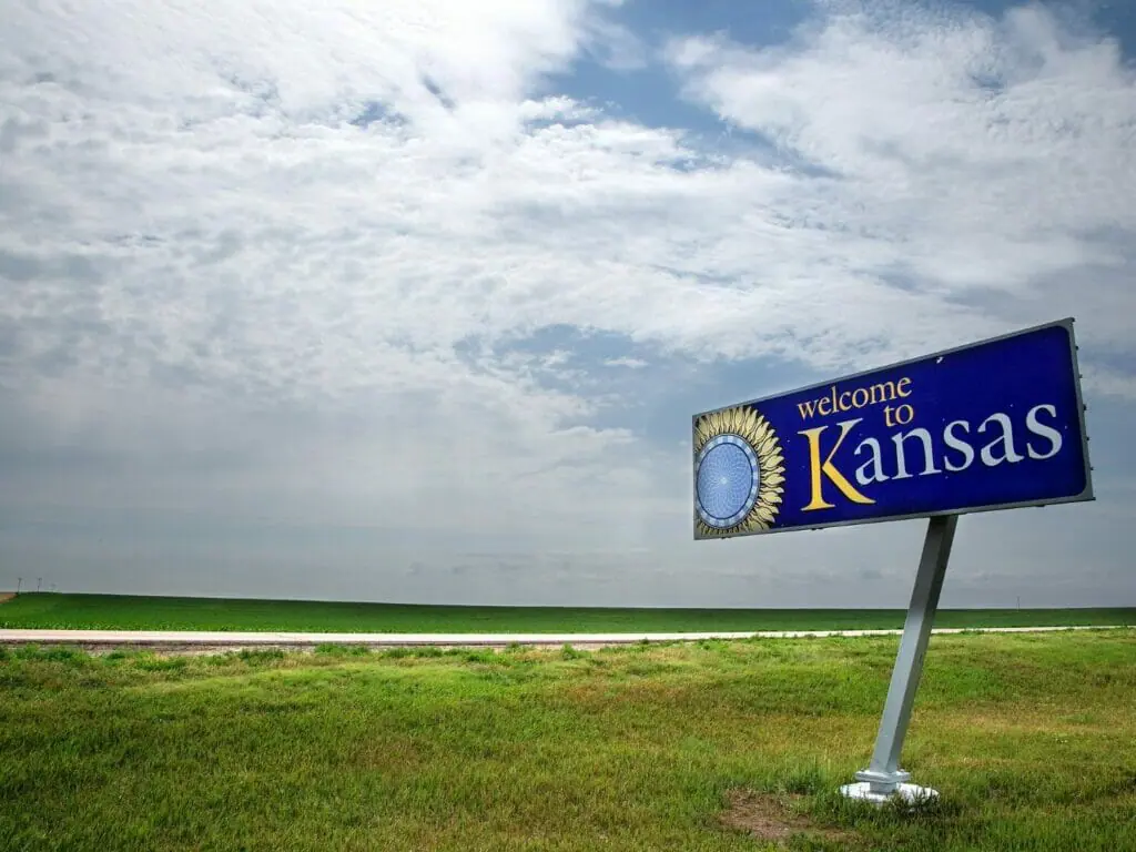 Moving to gay Kansas - Kansas lgbt organizations - Lgbt rights in Kansas - gay-friendly cities in Kansas - gaybourhoods in Kansas
