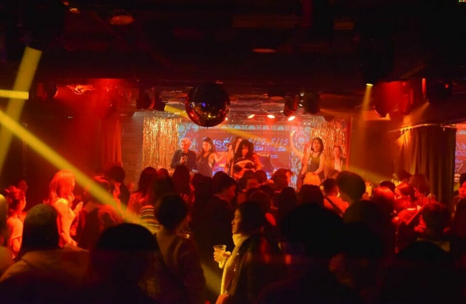 Girls Night Out The 15 Best Lesbian Bars Around The World To Add To Your Queer Bucketlist 9042