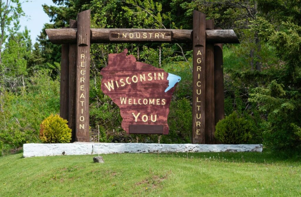 Moving to gay Wisconsin – Wisconsin lgbt organizations - Lgbt rights in Wisconsin - gay-friendly cities in Wisconsin - gaybourhoods in Wisconsin