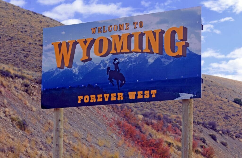 Moving to gay Wyoming – Wyoming lgbt organizations - Lgbt rights in Wyoming - gay-friendly cities in Wyoming - gaybourhoods in Wyoming
