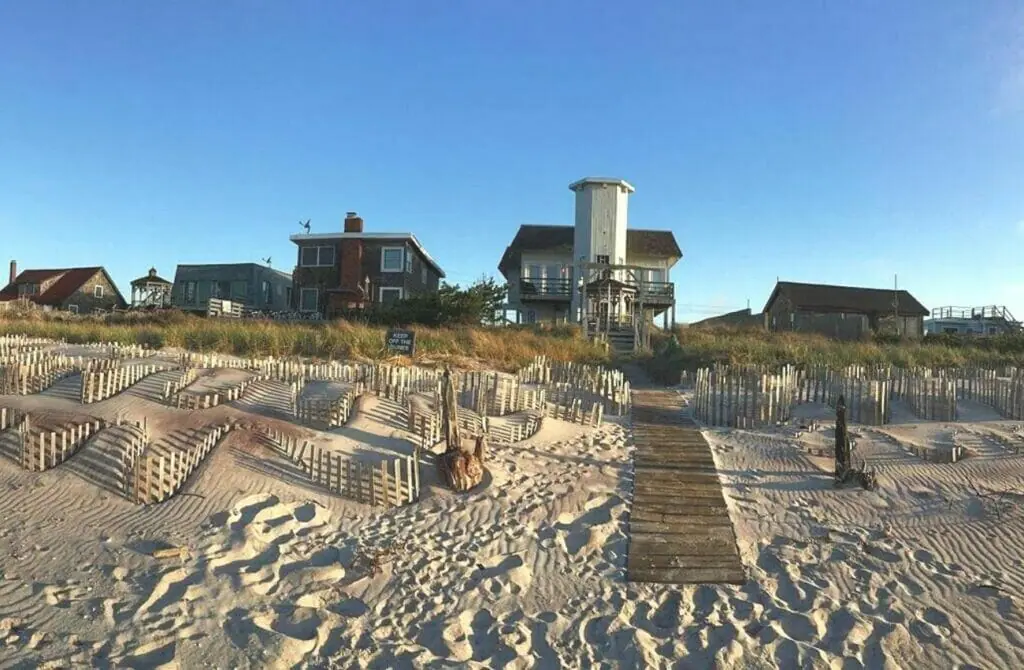 Dune Point Guest House - Gay Hotel in Fire Island