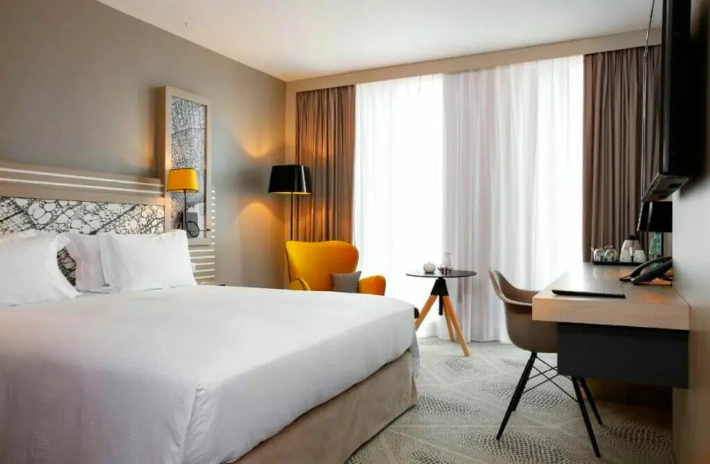 Hilton Garden Inn Bordeaux Centre - Gay Hotel in Bordeaux