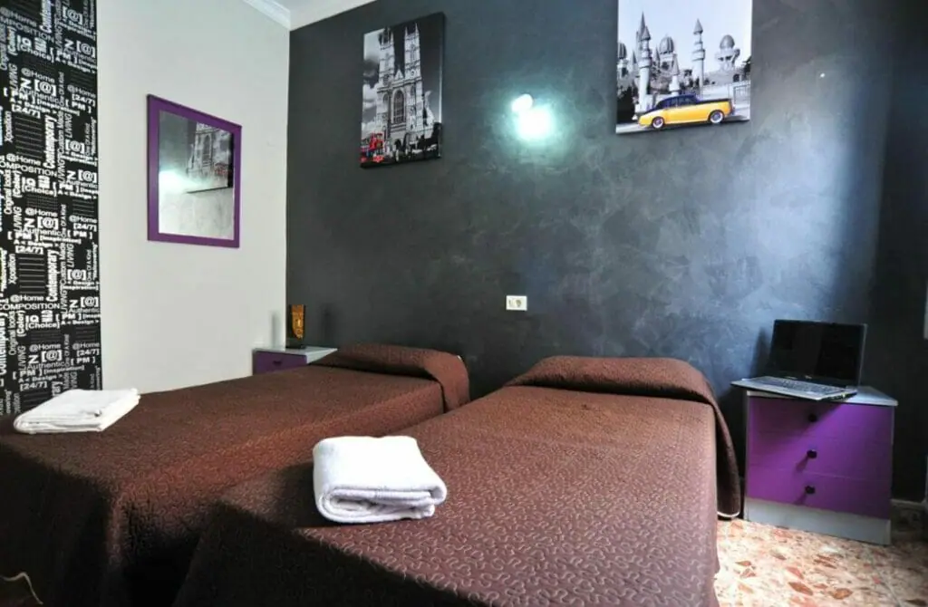 Hostal Alcaravaneras - Gay Hotel in Gran Canaria