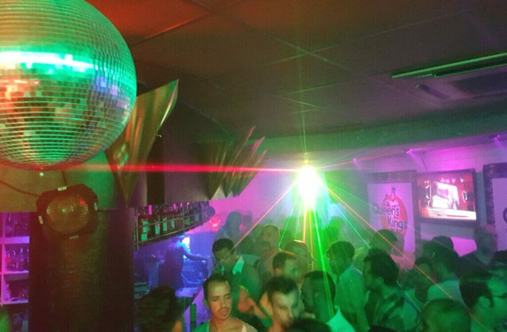 Kings & Queens Nightclub - Gay Hotel in Cadiz