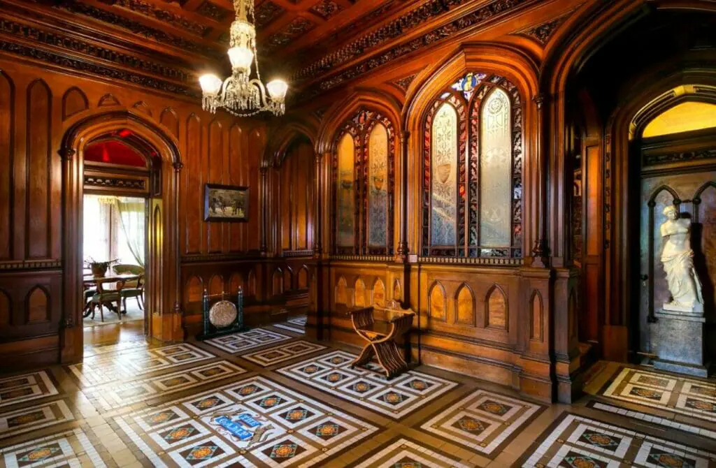 Larnach Castle - Gay Hotel in Dunedin