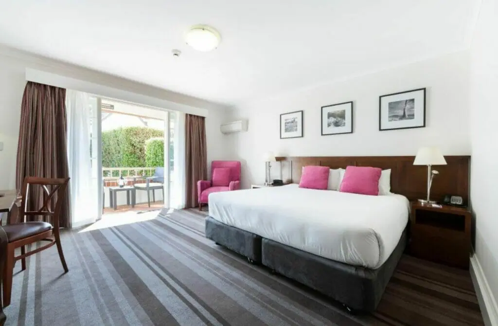 Mercure Canberra - Gay Hotel in Canberra