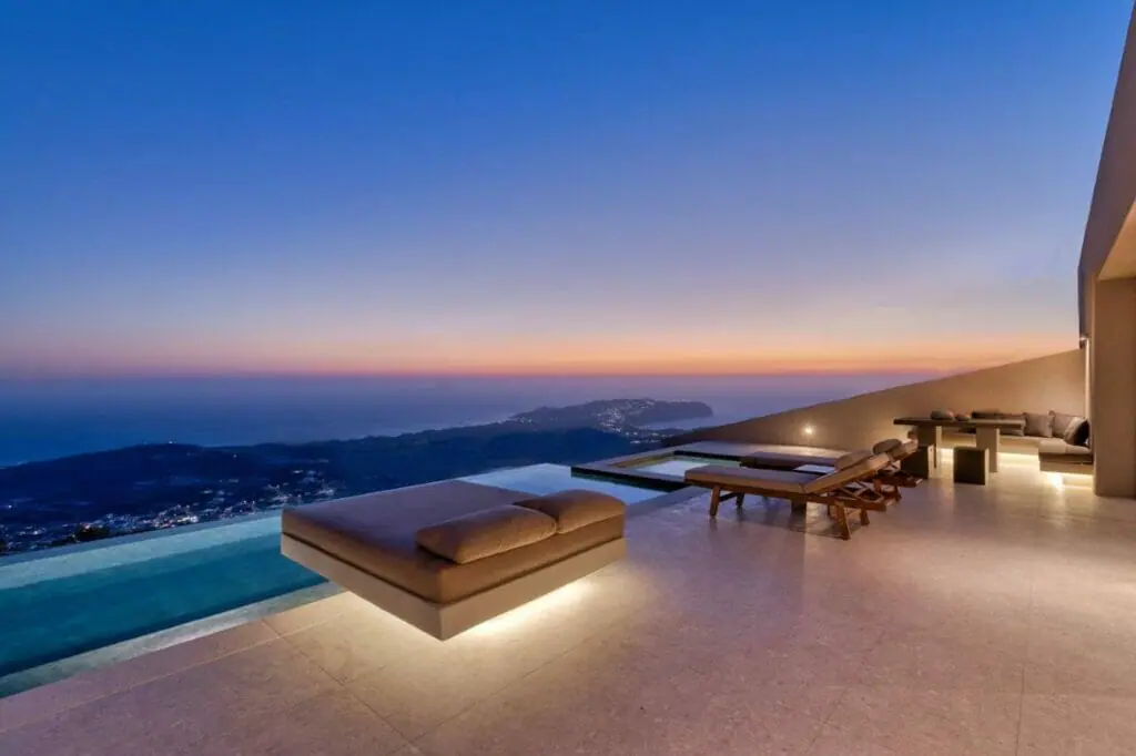 Santorini Sky, Luxury Resort