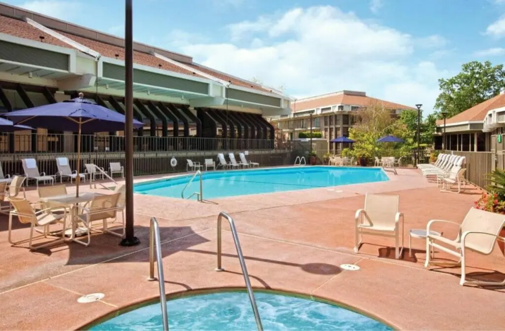 DoubleTree by Hilton Sacramento - Gay Hotel in Sacramento