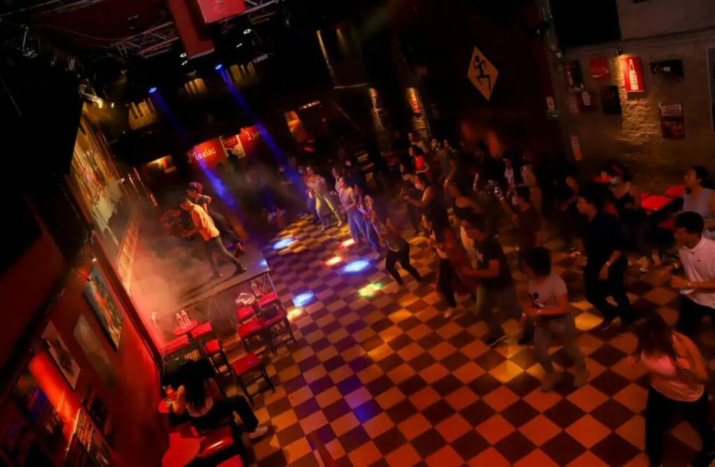 La Topa Tolondra - Gay Nightlife in Cali