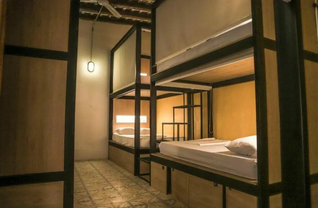 Mr. Baboon Hostel - Gay Hotel in Santa Marta 