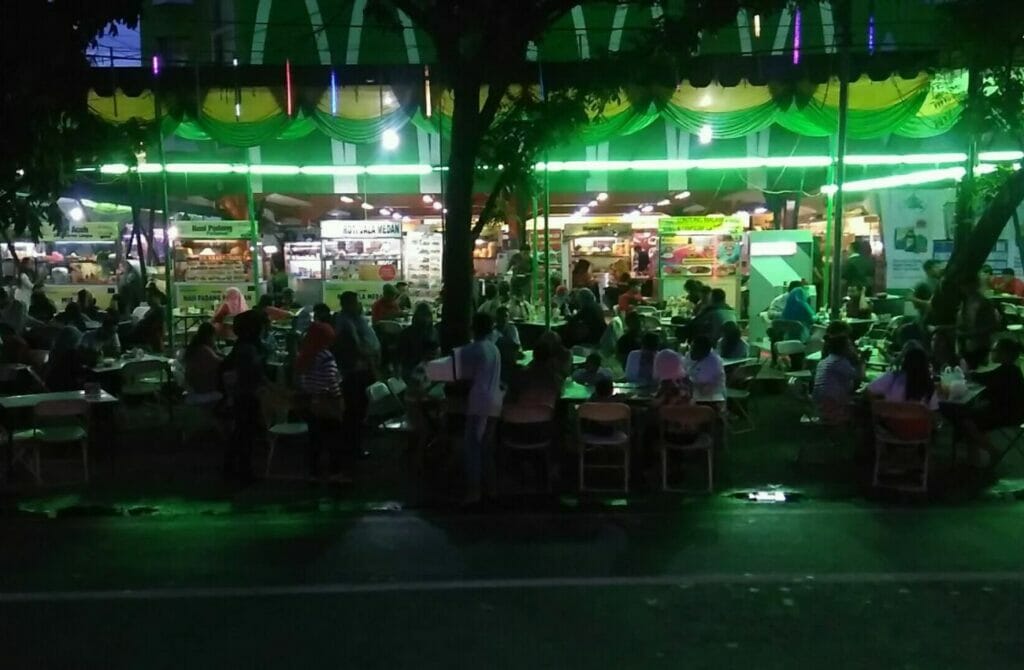 Amaliun Food Court - Gay Nightclub in Medan