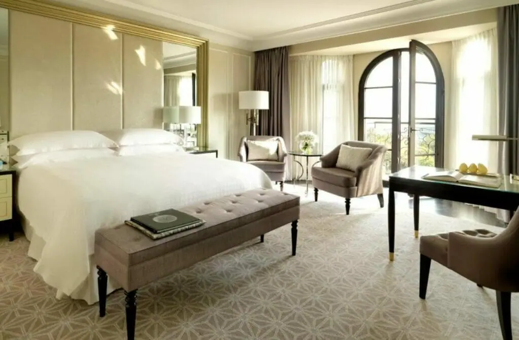 Four Seasons Hotel Baku - Gay Hotel in Baku