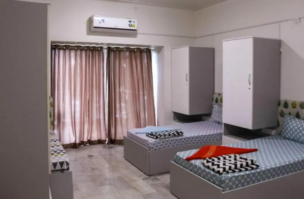 Urban Nomads Hostel Pune - Gay Hotel in Pune