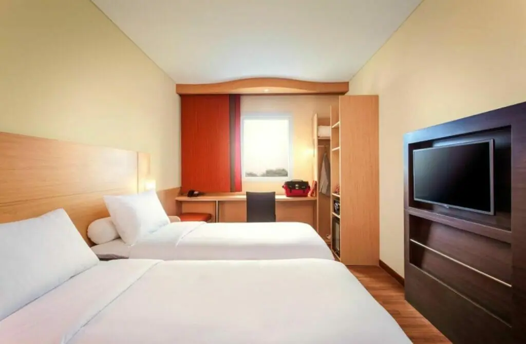 ibis Makassar City Center - Gay Hotel in Makassar