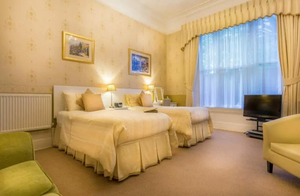 Balincourt Hotel & Guest House - Gay Hotel in Bournemouth