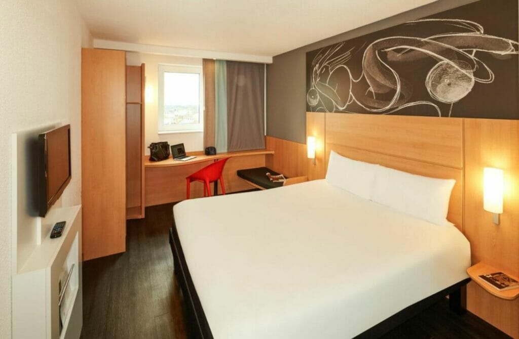 Ibis Reading Centre - Gay Hotel in Reading