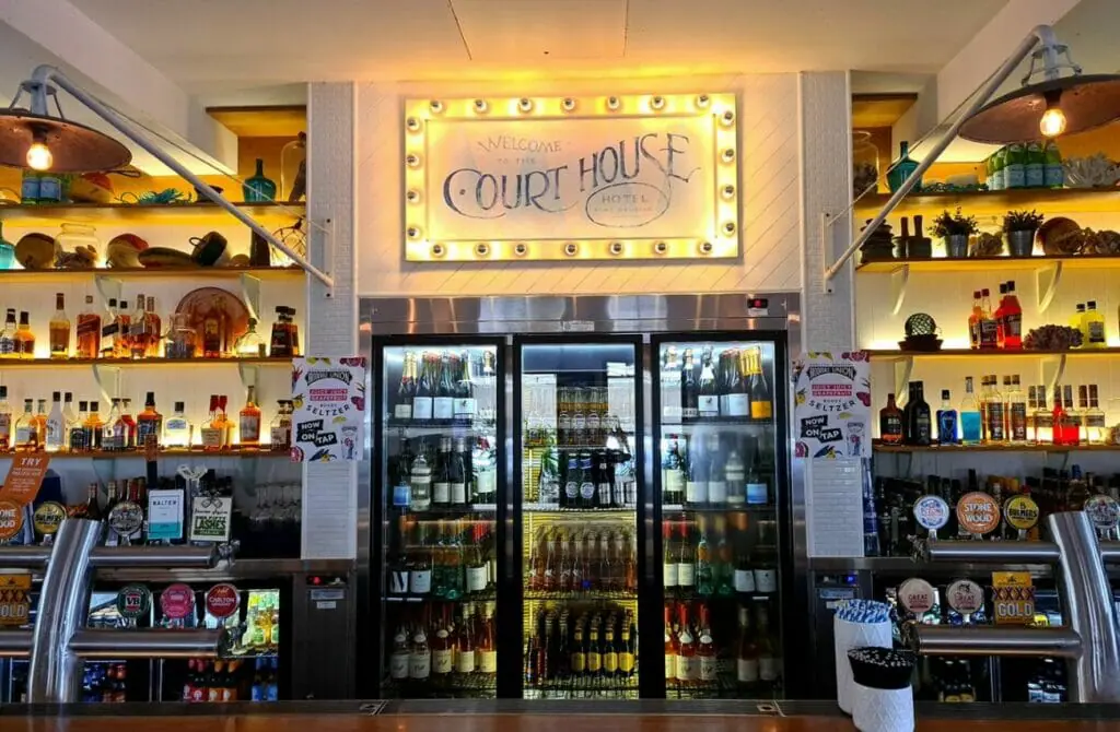 The Court House Hotel - Gay Nightlife in Port Douglas